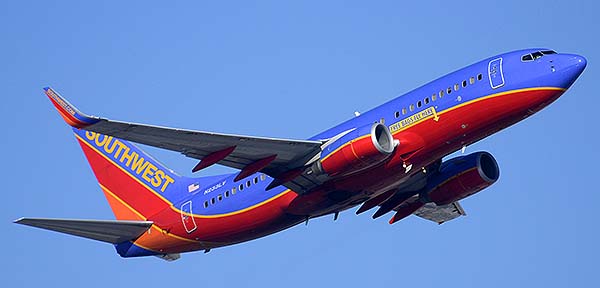 Southwest Boeing 737-7H4 N233LV, Phoenix Sky Harbor, December 22, 2014